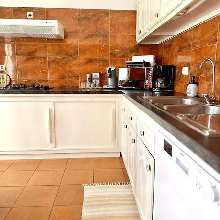 Large House Near Beaches & Surf * אנטוגויה דה באלייה
