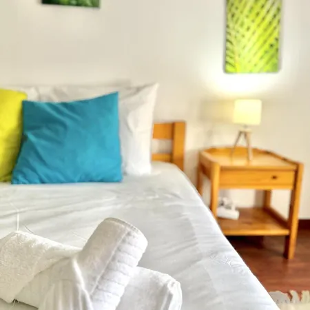 בית נופש Large House Near Beaches & Surf *