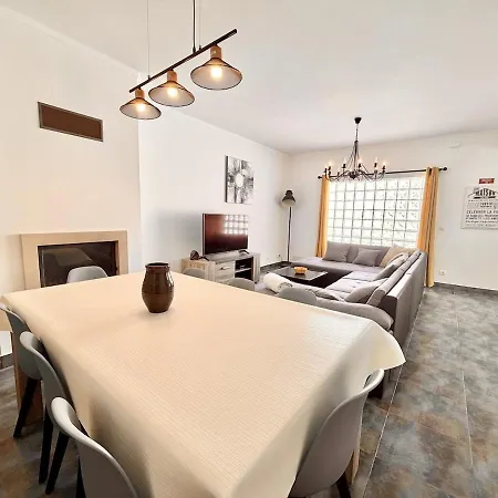 Large House Near Beaches & Surf * אנטוגויה דה באלייה