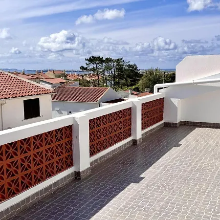 Large House Near Beaches & Surf בית נופש